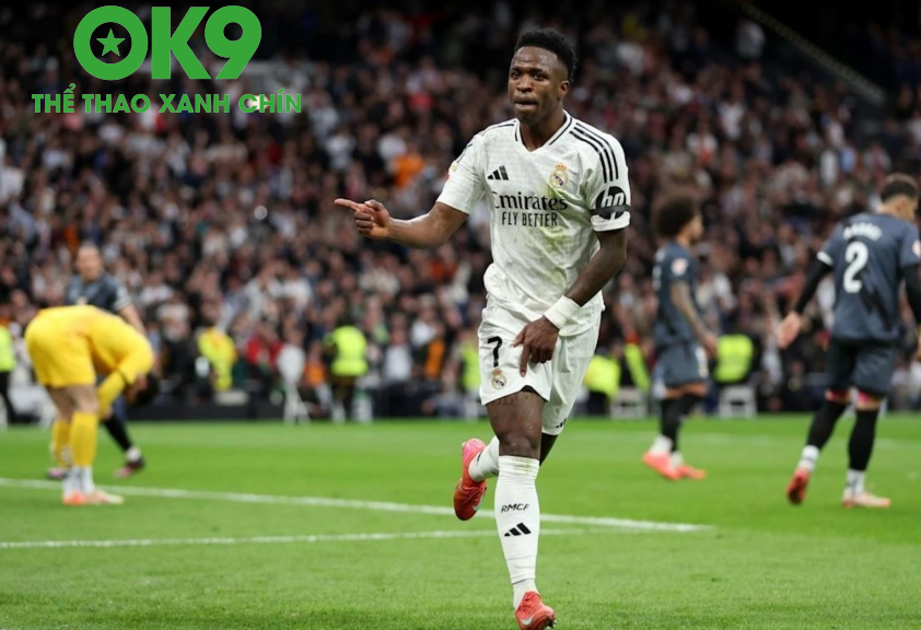 Số 7 của Real Madrid ghi bàn thắng vào lưới Valencia