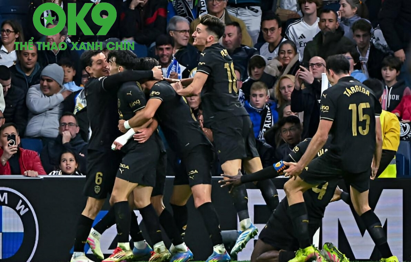Valencia giành trọn 3 điểm ngay tại Santiago Bernabeu